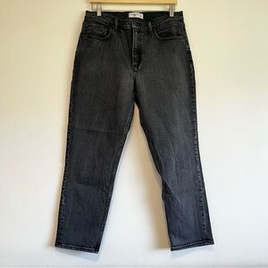 Abercrombie and Fitch The Mom High Rise Jeans in Dark Grey Wash Size 30 / 10 R